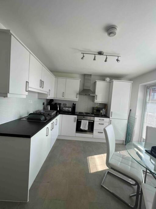 City Centre 2 Bed Apartment Chester Eksteriør bilde