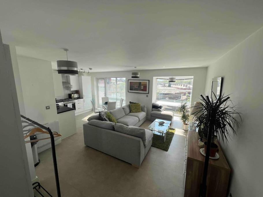 City Centre 2 Bed Apartment Chester Eksteriør bilde