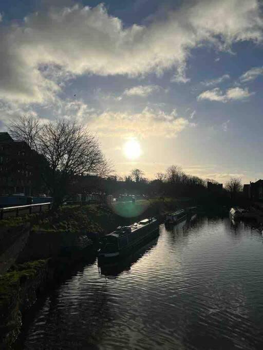 City Centre 2 Bed Apartment Chester Eksteriør bilde